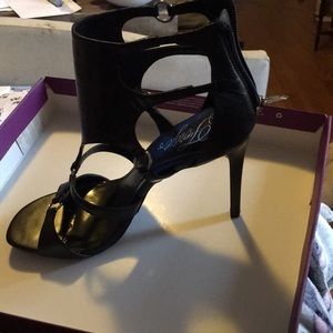 Fergie size 10 leather open toe